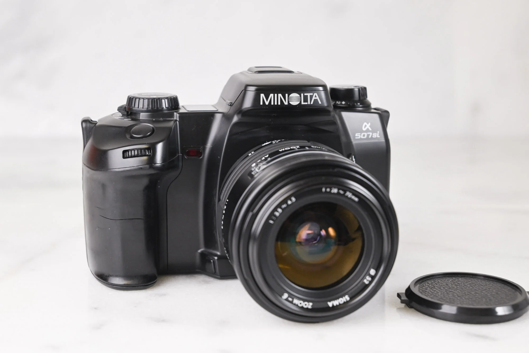 Minolta Maxxum 600si / 507si 35mm SLR Camera with Sigma Zoom AF 28